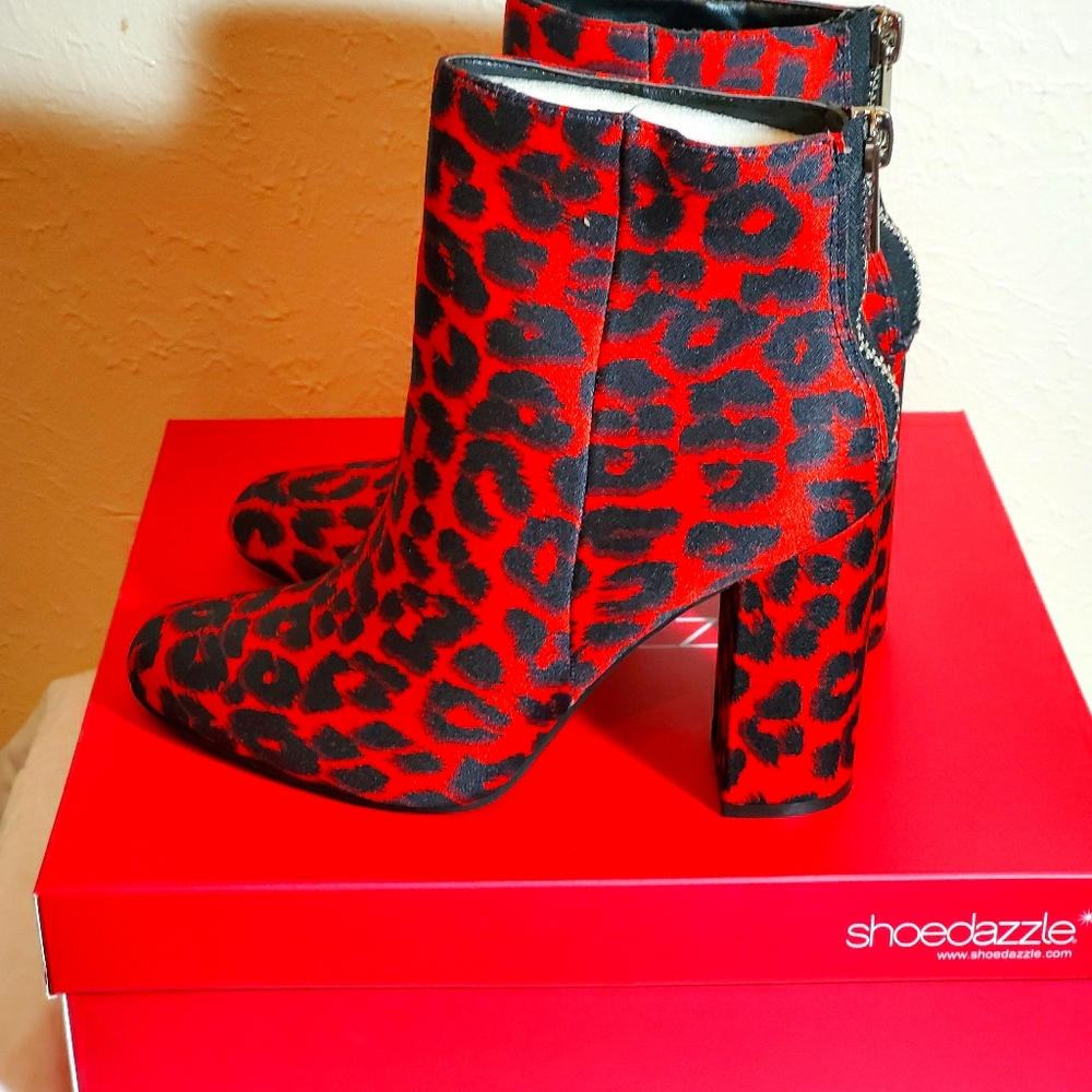 NWB Jesse Block Heel Ankle Boots